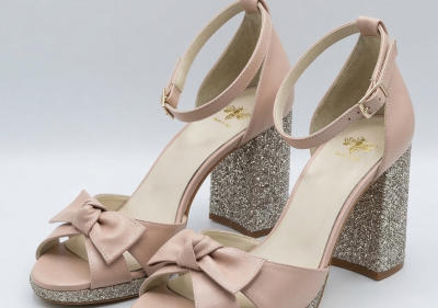 zapatos de novia cómodos con pulsera al tobillo y cierre ajustable